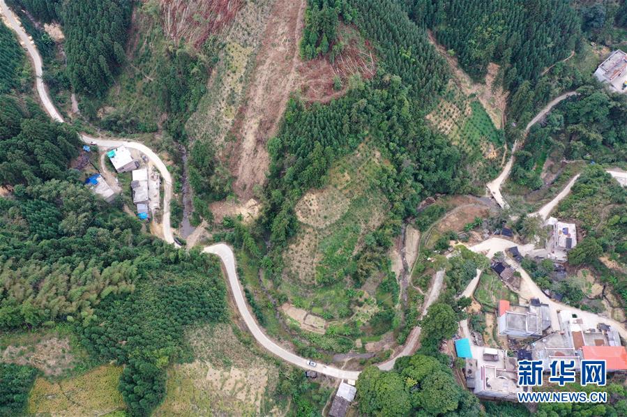 2015年底,平桂区6个"土瑶"村有建