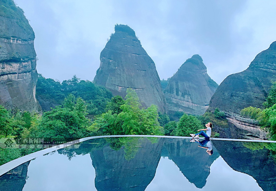 走进广西桂林丹霞八角寨景区 领略"世界丹霞之魂"奇观