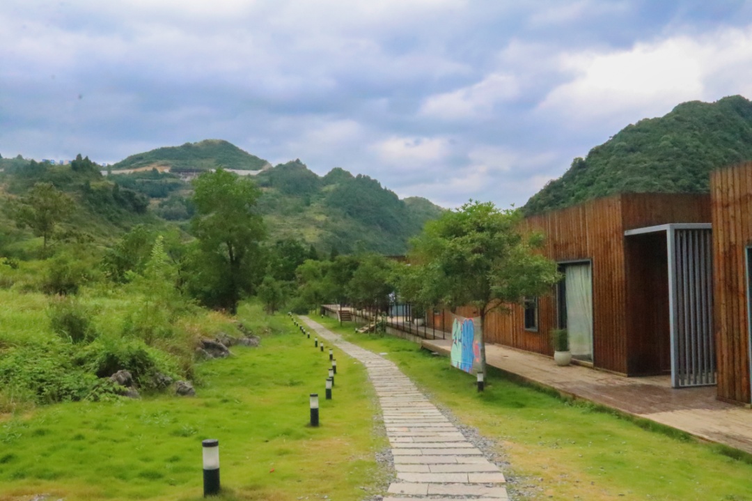 地址:播州区平正乡草王坝村大发天渠景区