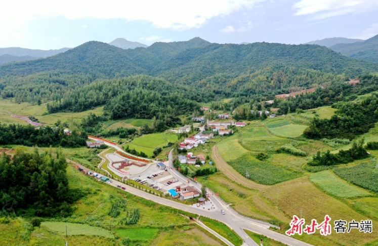 甘肃临夏康乐县八松乡纳沟村的美丽蝶变