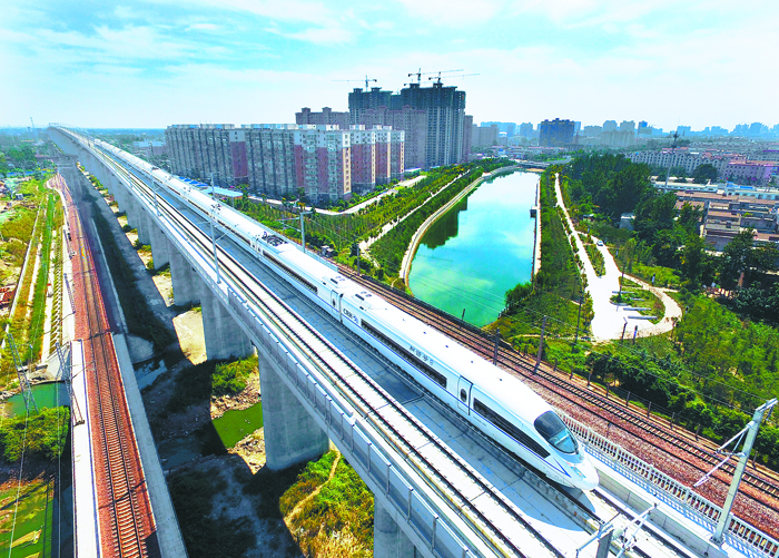 2015年起,商丘着力打造商合杭与京九高铁,商济客运专线,郑商城际铁路