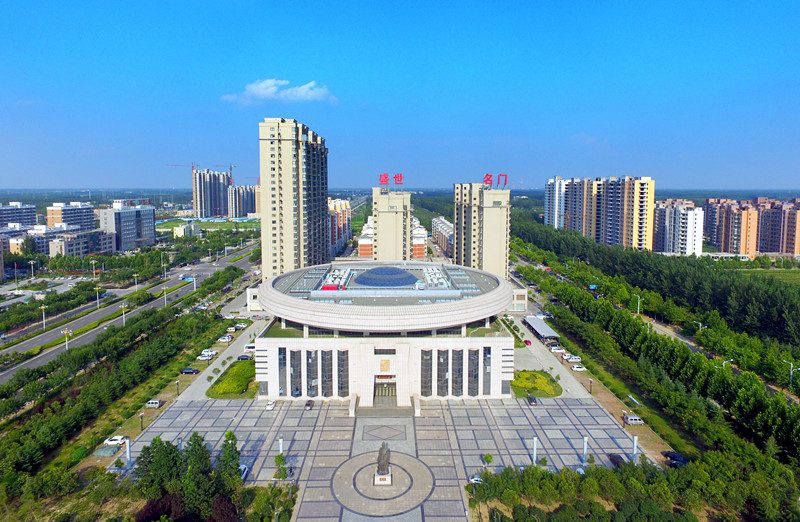 河南民权：黄河故道小城美如画