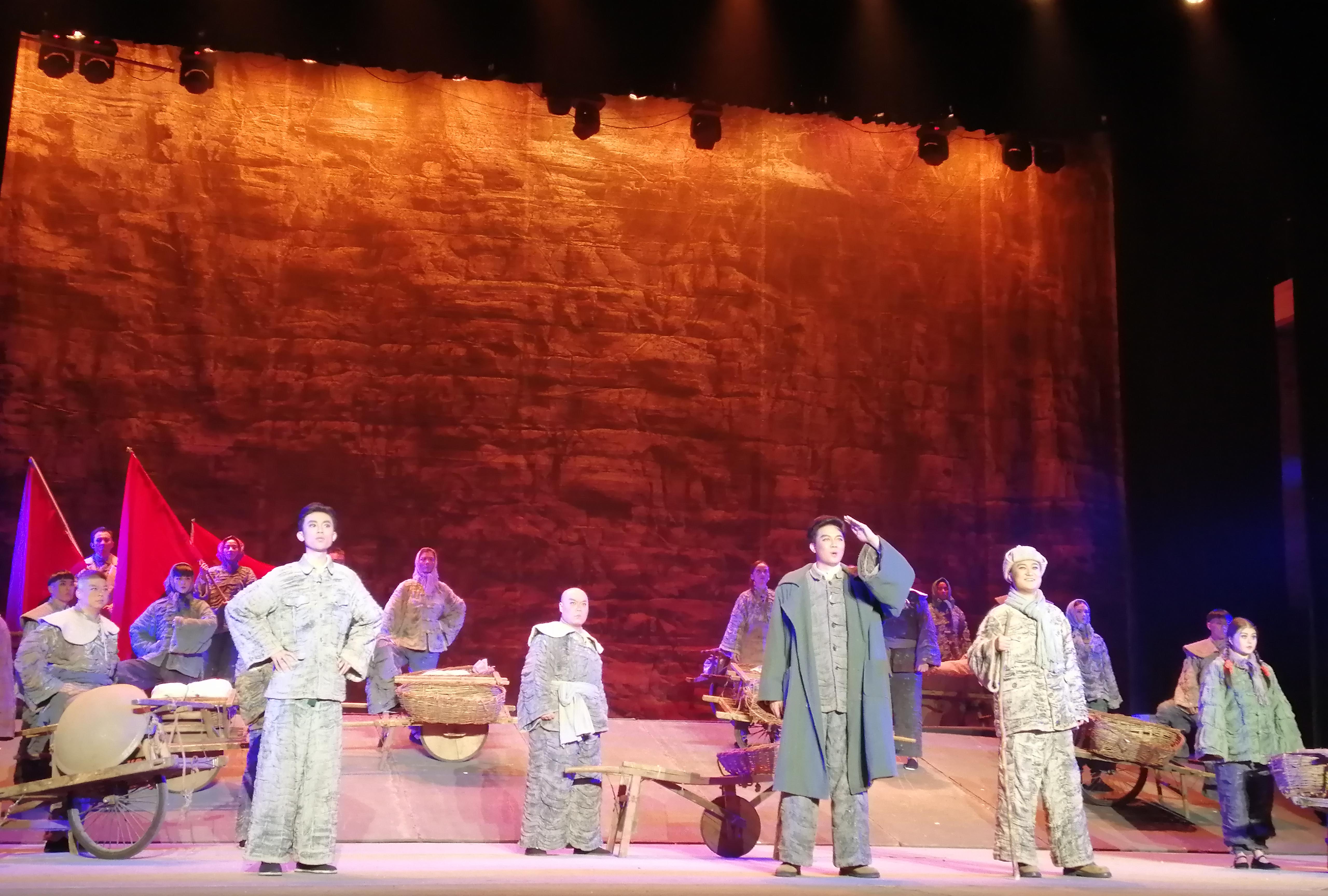 图说|河南省话剧艺术中心携话剧《红旗渠》走进商丘