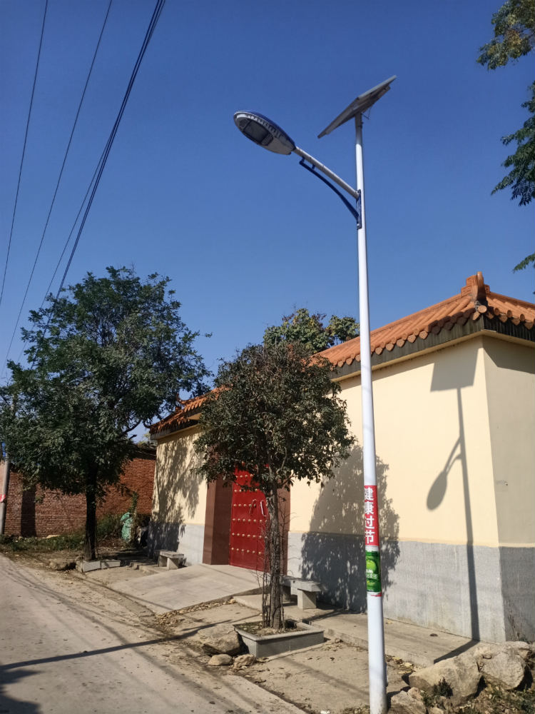 河南泌阳山村亮起来群众动起来村庄富起来