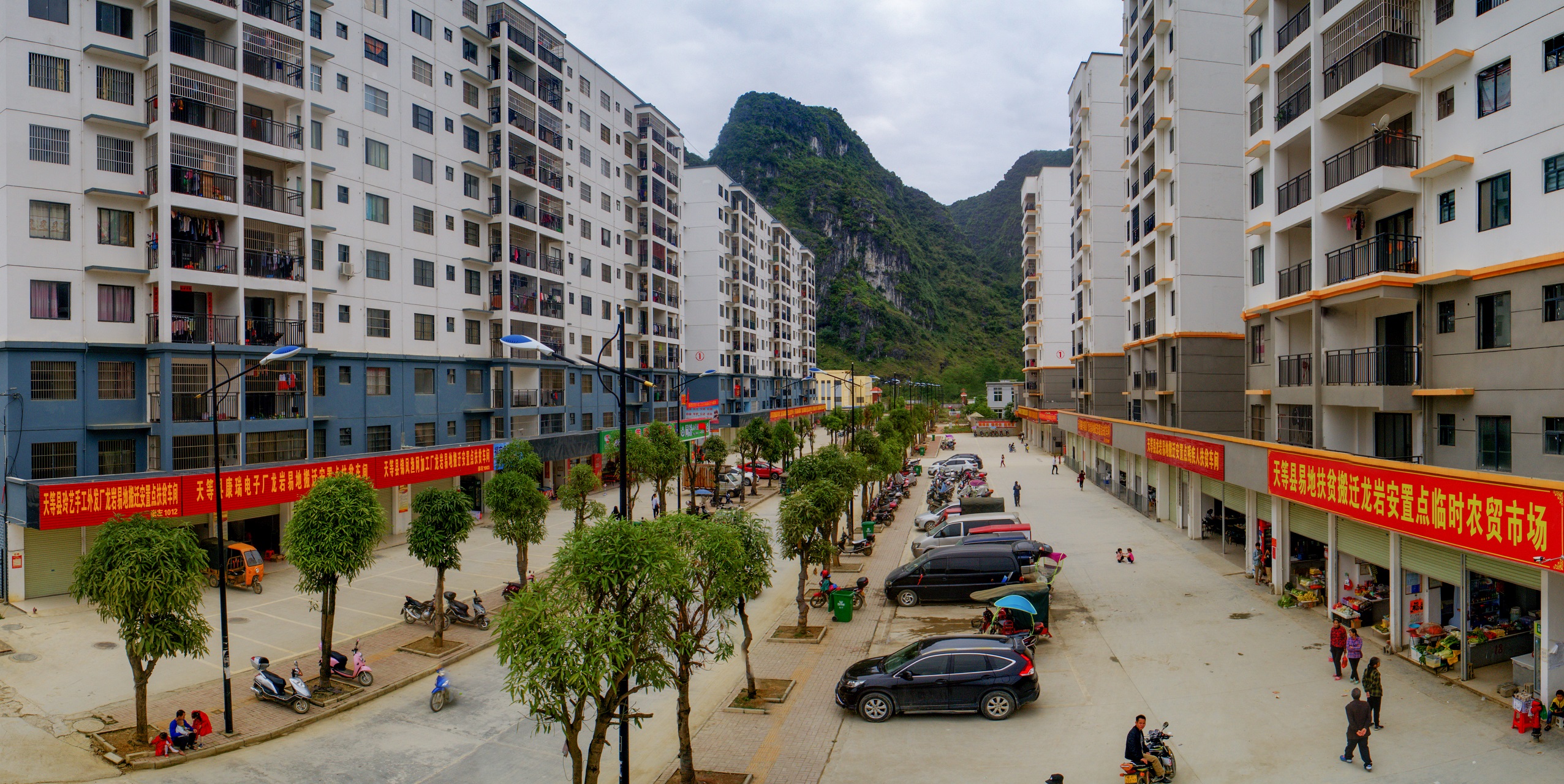 近两年来,天等县规划建设了龙岩,幸福里等6个安置点,易地扶贫搬迁2166