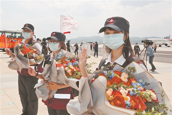 中国赴缅甸抗疫医疗专家组完成任务回国