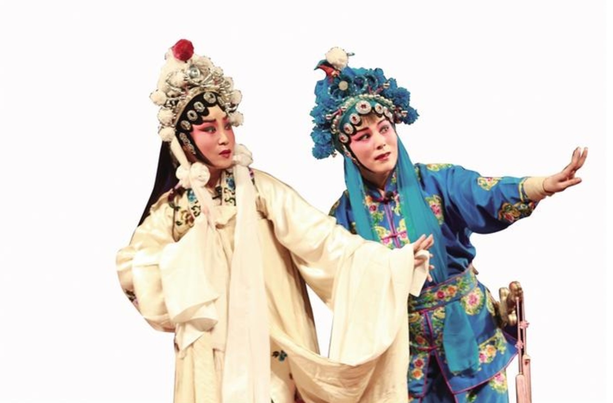 图为:同州梆子代表剧目《断桥相会》演出现场 图片来源:方敬尧 摄