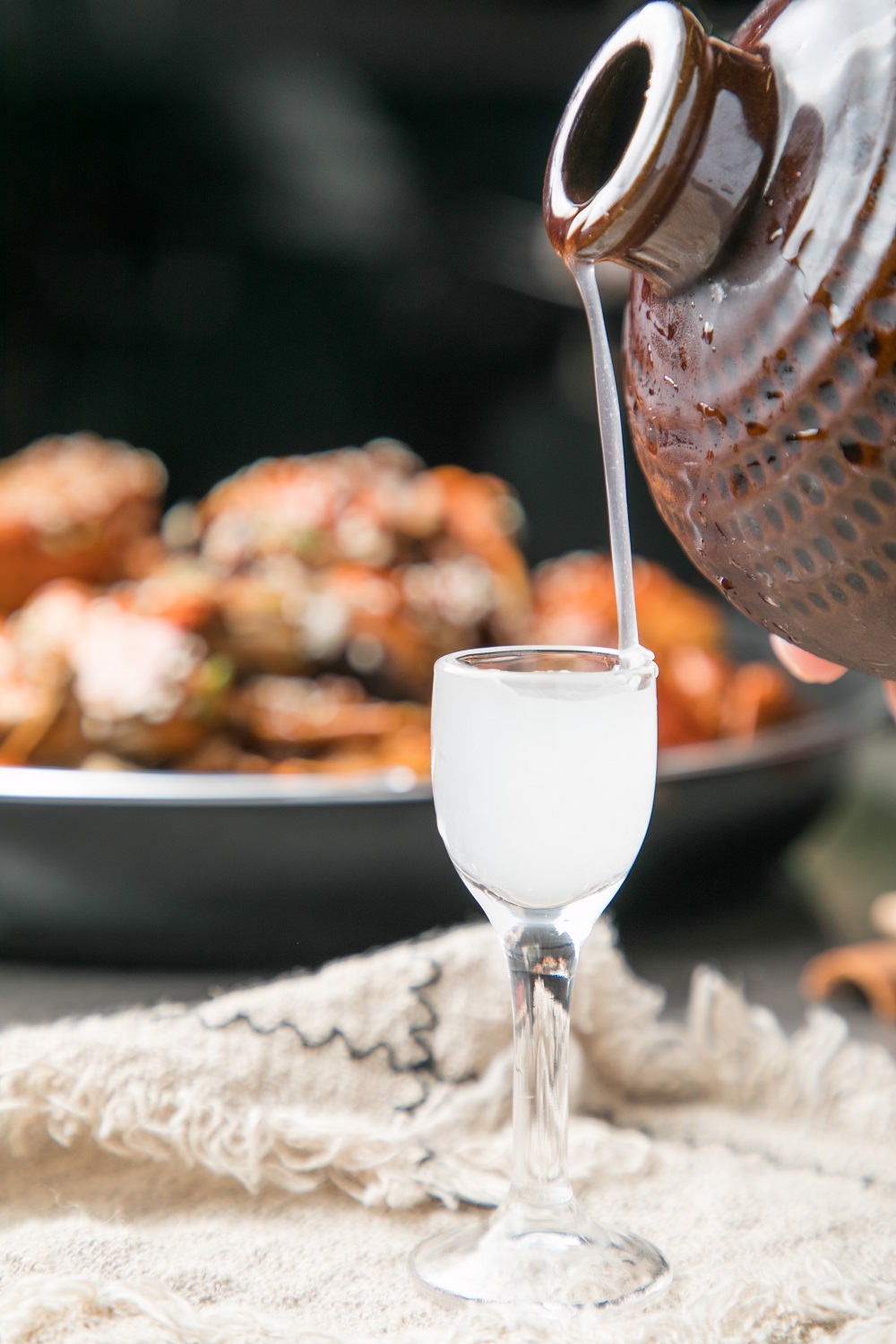 酒香四溢(图片来源:浙江省杭州市淳安供稿中心)"水酒"的基础是"夹糟酒