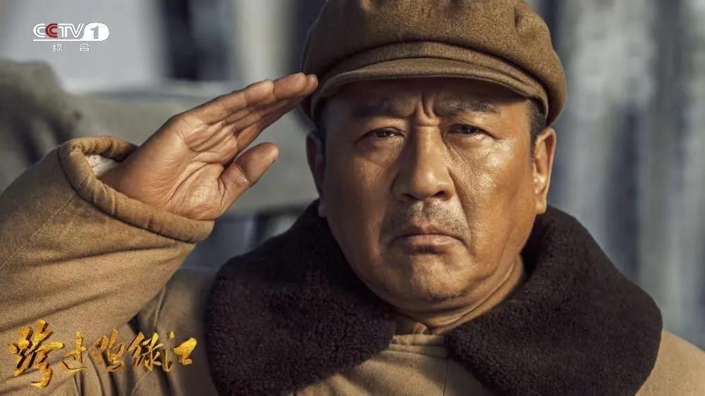 《跨过鸭绿江》:钢铁意志的史诗性叙写与英雄赞歌