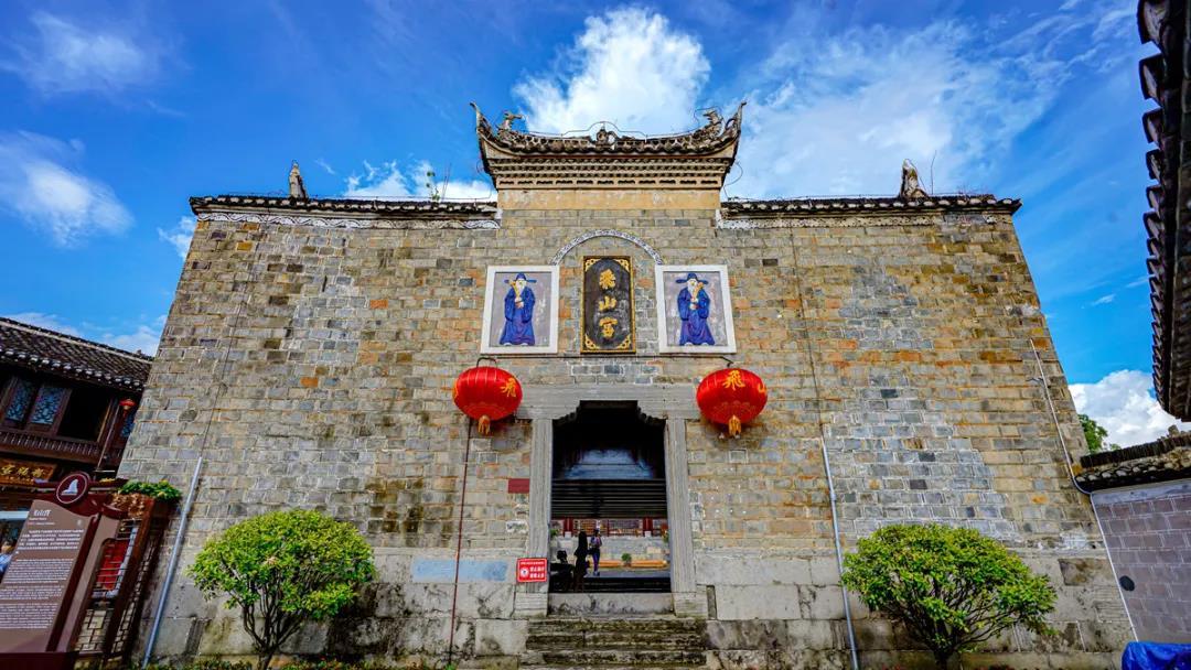 末宋初率族归宋,让南疆免于战乱的名将——飞山太公杨再思的历史功绩