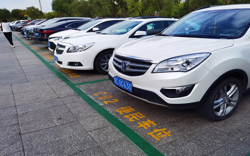 过程中了解到,东胜区市民中心,东胜区人民医院"停车难"问题较为突出