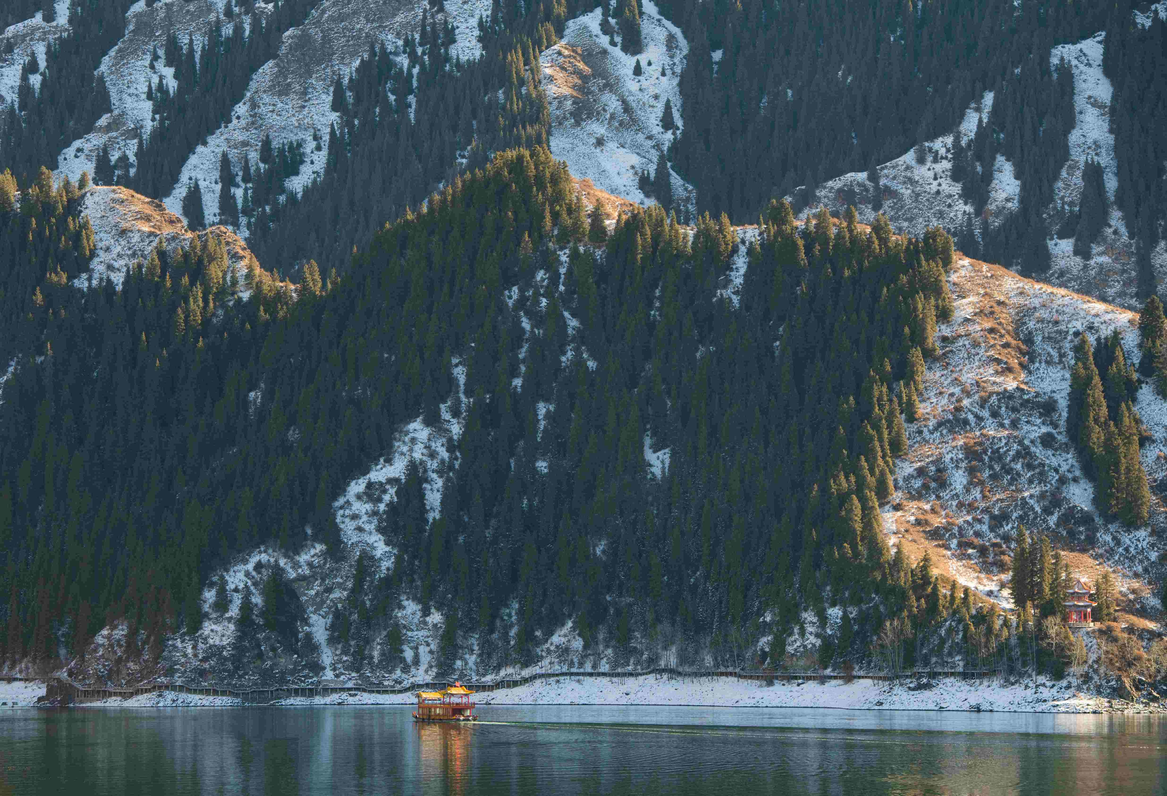 雪山湖泊高清图片下载-正版图片500709700-摄图网