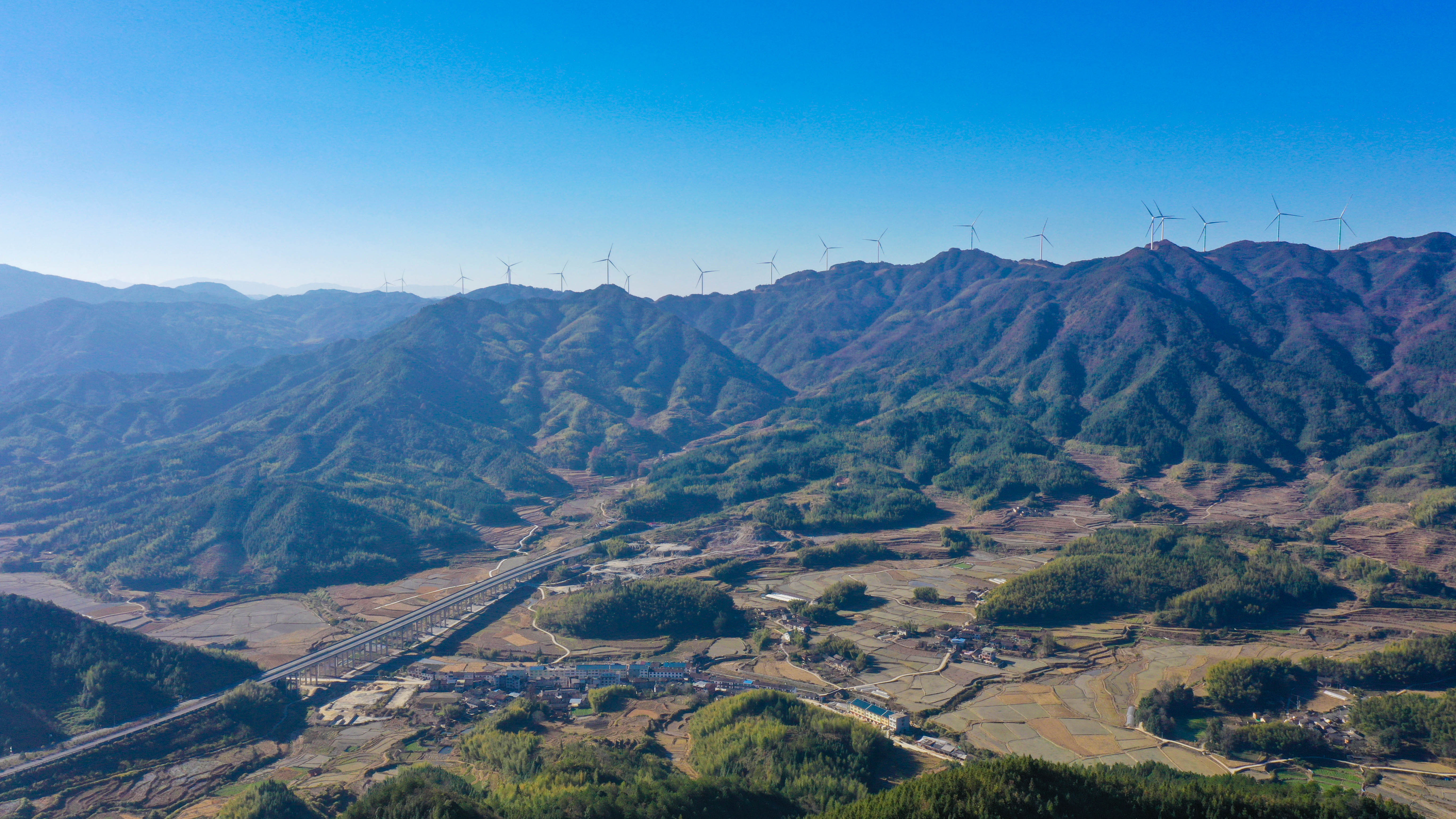 中國綠都最氧三明建寧綠色風電景美如畫