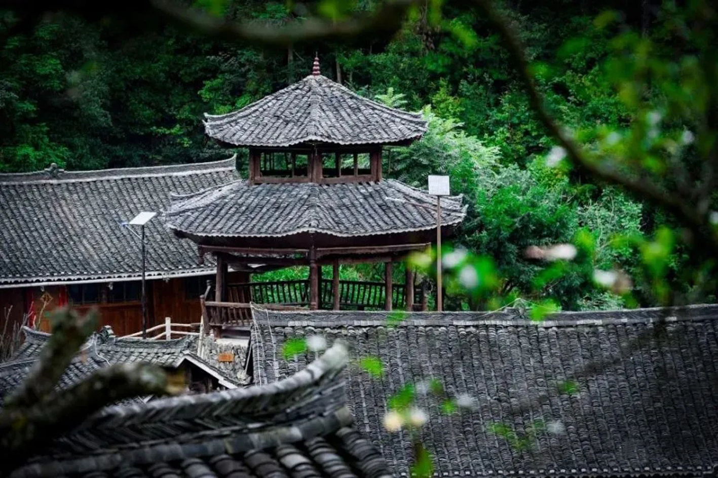 台江大红寨这么美的苗寨上了抖音就秒红