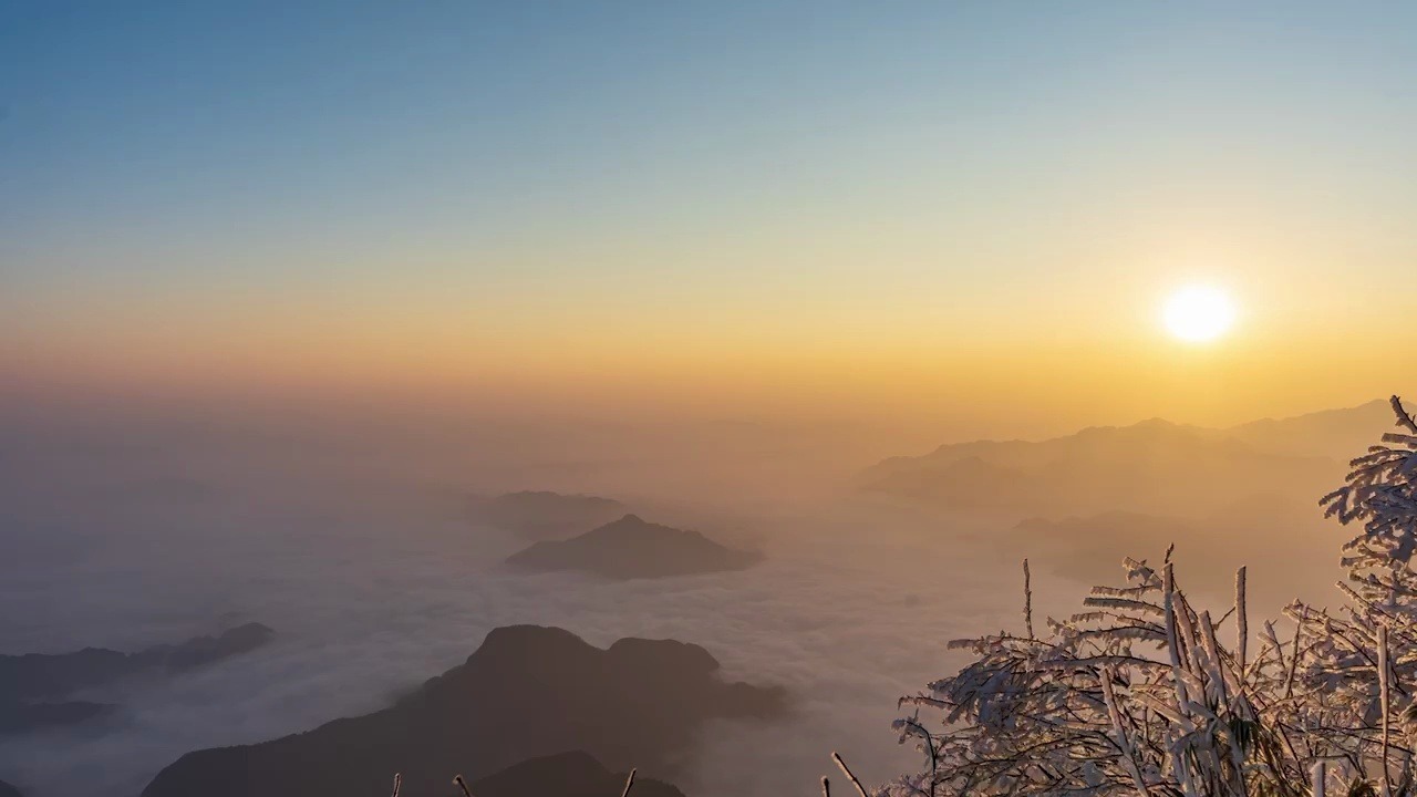 視界| 雲南鹽津:大佛山雲海日出