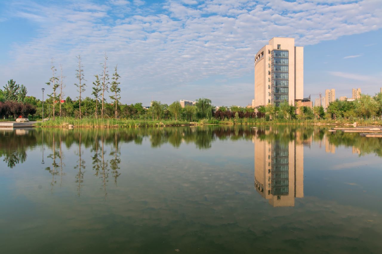 每日校训 | 河南工业大学:明德 求是 拓新 笃行