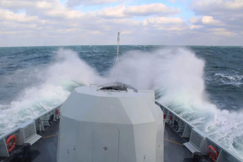 海军某护卫舰支队信阳舰开展为期5昼夜实战化演练