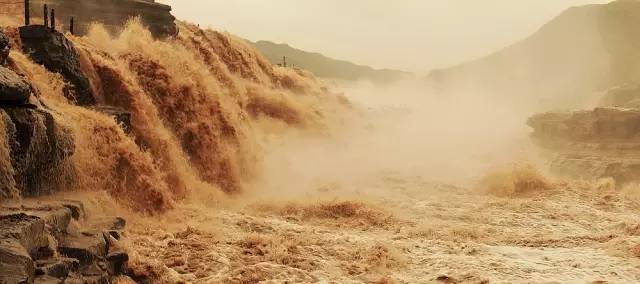 "风在吼,马在叫,黄河在咆哮,黄河在咆哮……"这首大家非常熟悉的