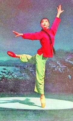 白毛女》：翻身人看翻身戏新歌剧唱新中国