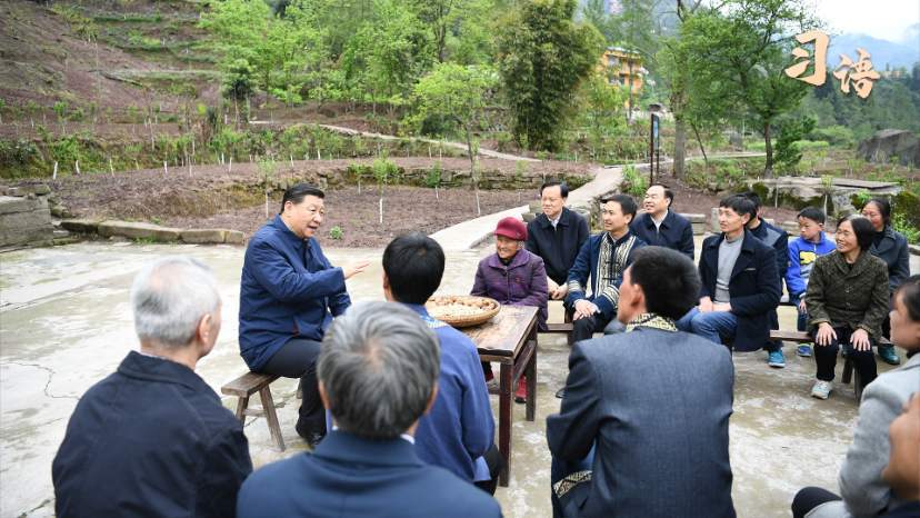 “乘飞机、坐火车、坐汽车，专程来这里看大家”