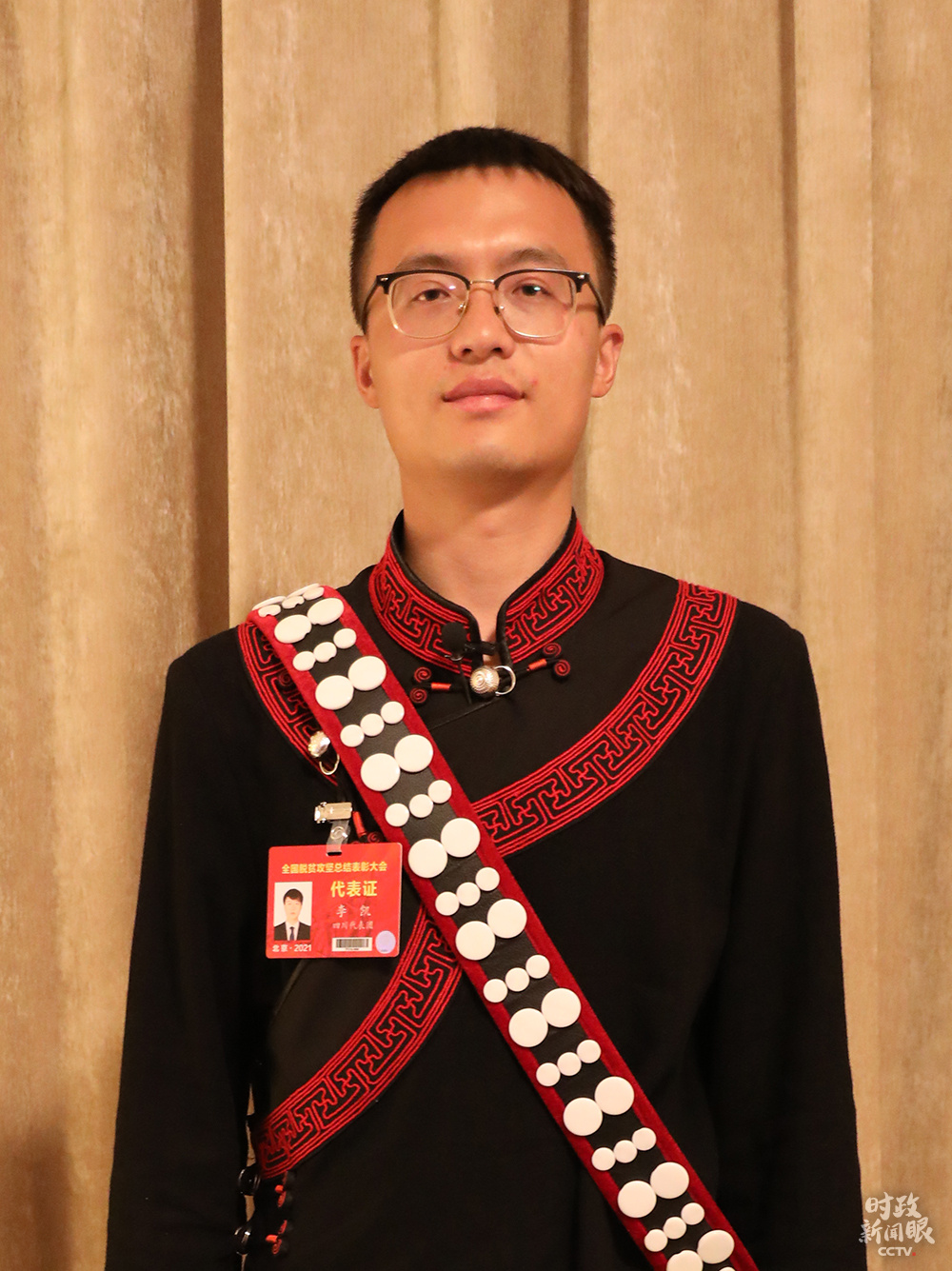 (总台央视记者范一鸣拍摄)时代造就英雄,伟大来自平凡.