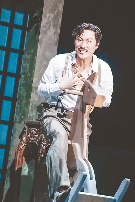 1940年9月,青年剧作家宋之的创作话剧《雾重庆》(一名《鞭》),同年12