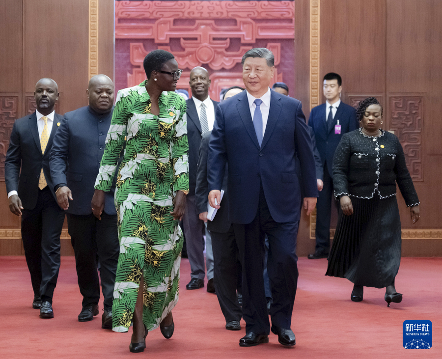 习近平会见出席全国人大加入各国议会联盟40周年纪念活动暨发展中国家议员研讨班外方议会领导人