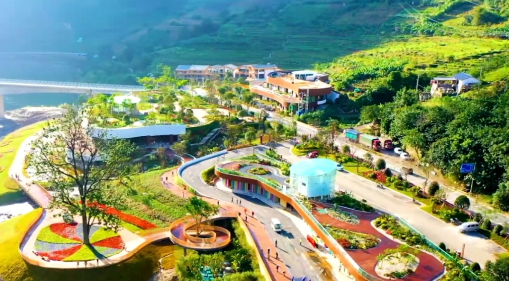 别样的体验云南省首个服务区景区半山酒店公路服务区落地怒江