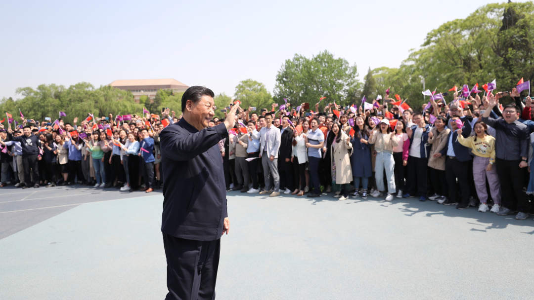 总书记与大学生面对面