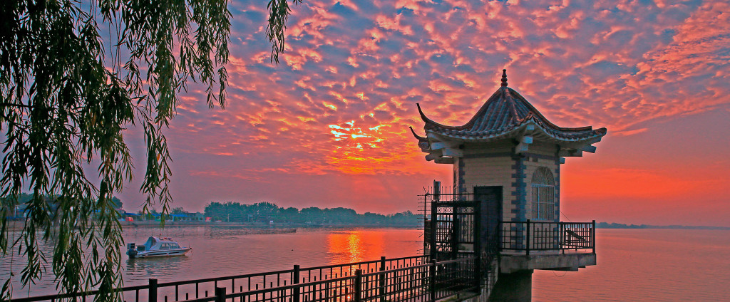 近日,在安徽省淮南市寿县隐贤镇,经保护,抢救,建设后的隐贤老街,赵策