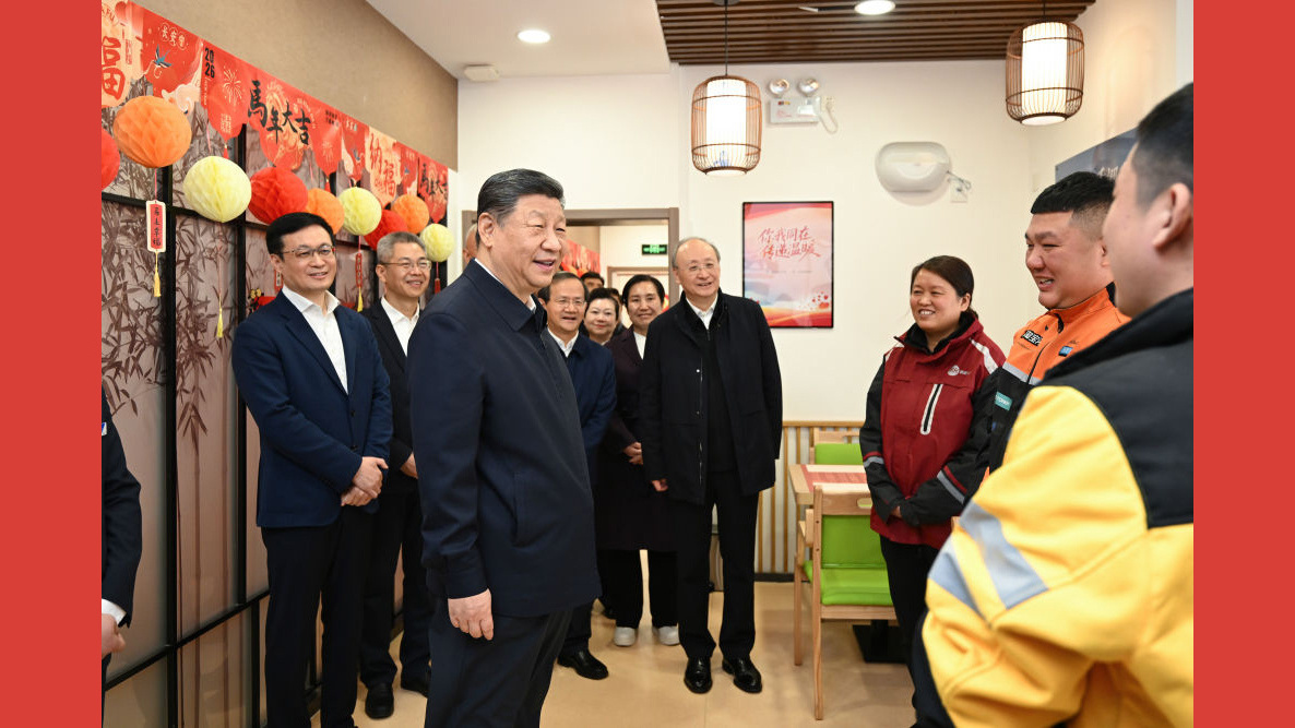 总书记给快递小哥拜年 为勤劳点赞