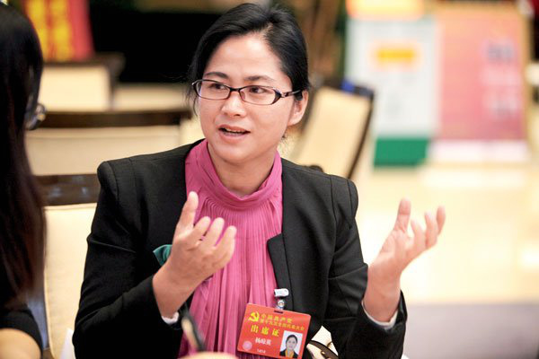 全国三八红旗手杨琼英:让快乐童年成就未来