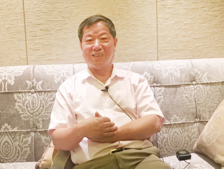 采访对象:黄世宏,1948年5月生,福建厦门人.《福建日报》高级记者.