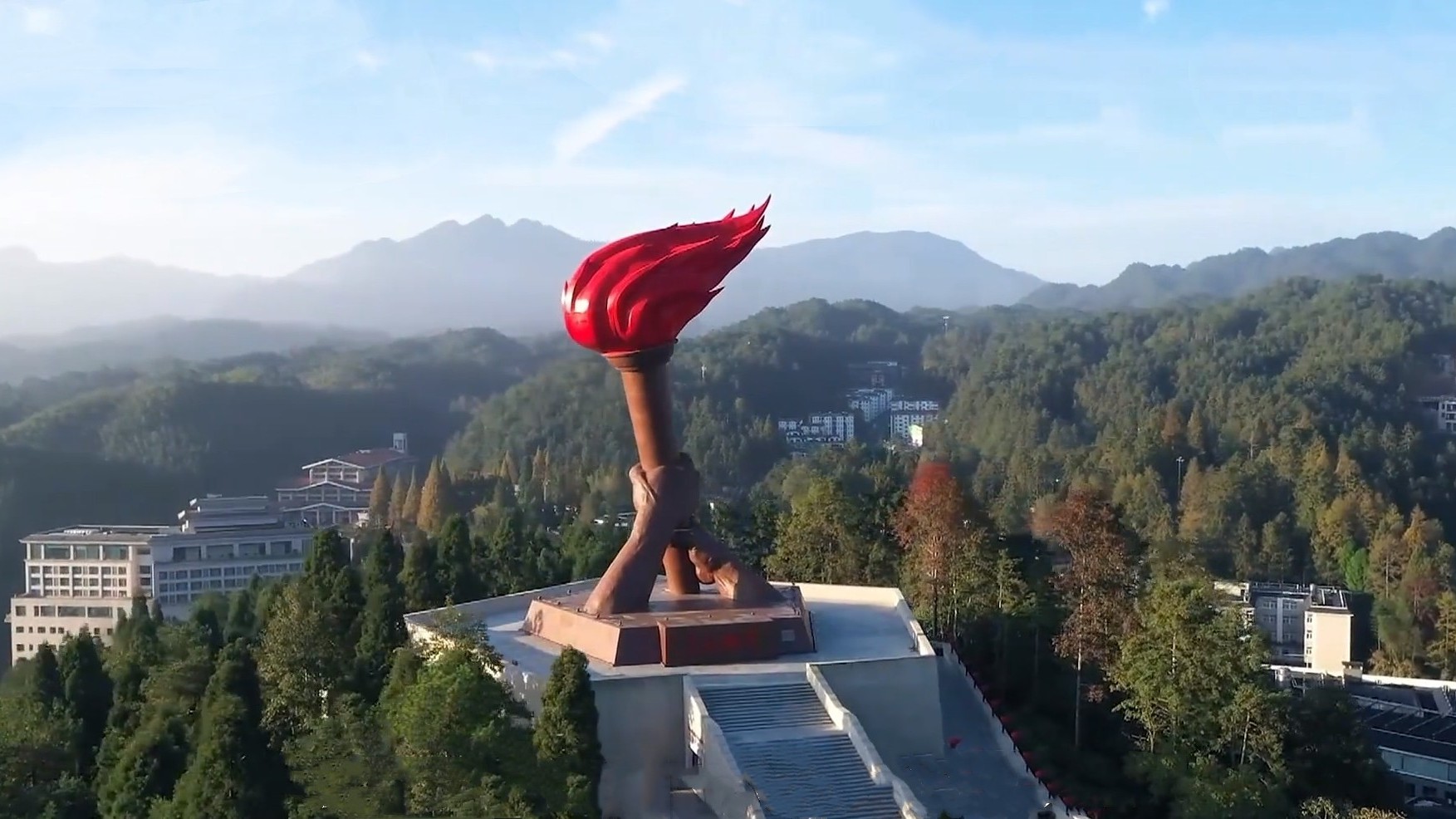 传承精神，是对英烈最好的缅怀