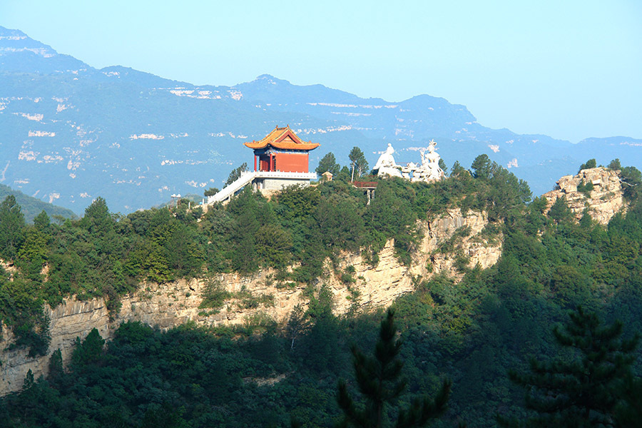 五老峰風景名勝區地處黃河中游,以五老峰,古蒲州為中心,包括黃河灘岸