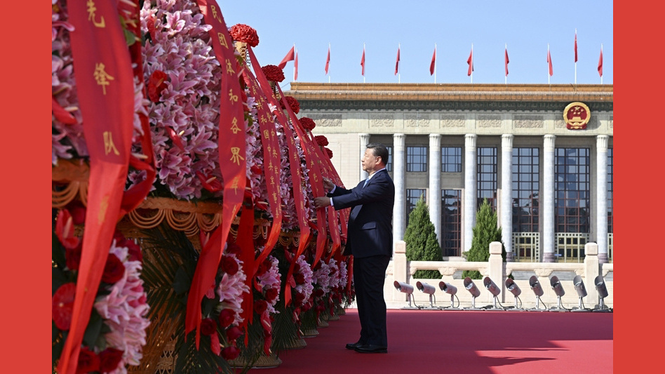 我们要永远铭记他们的牺牲和奉献