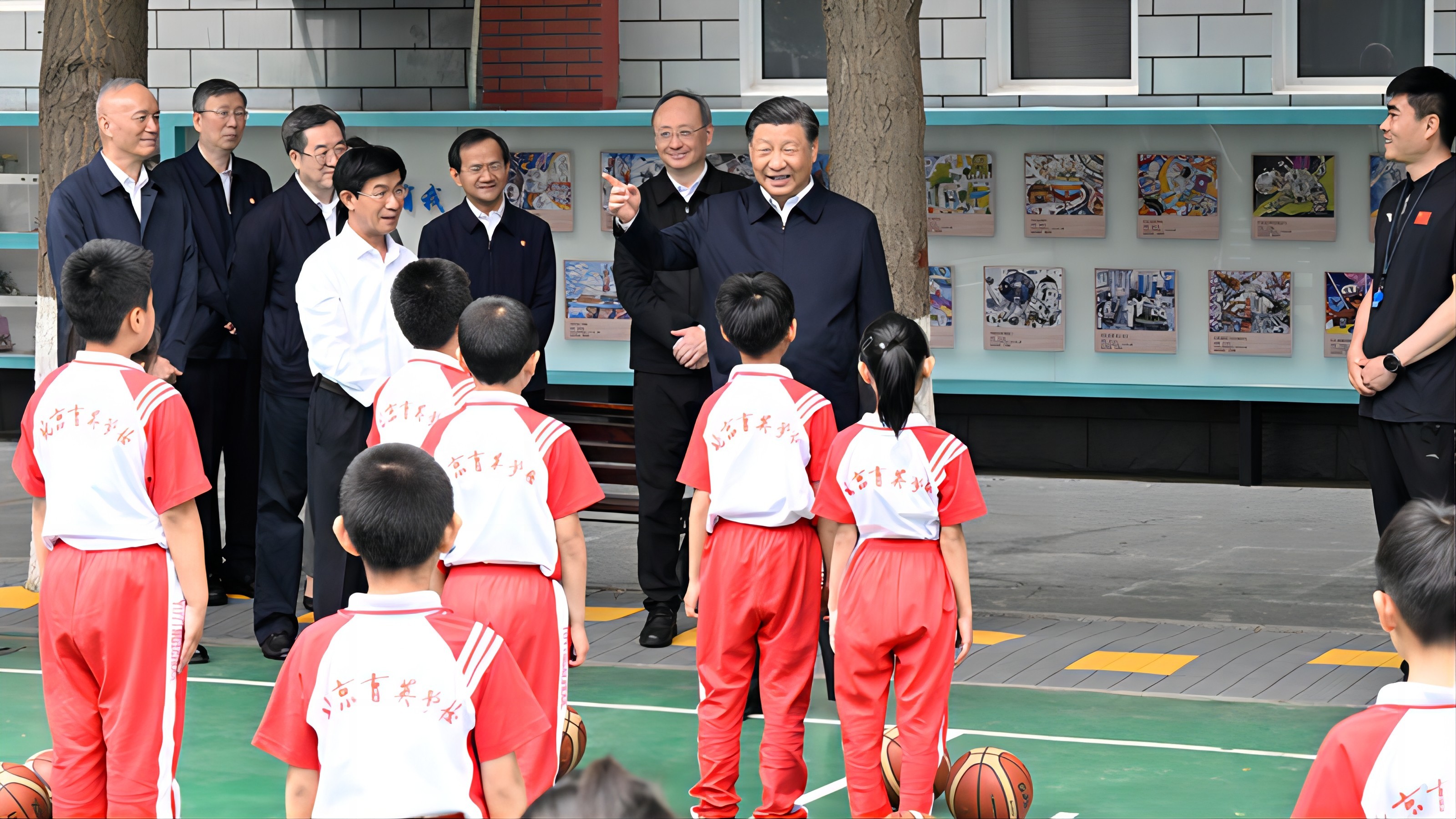 心系祖国未来——习近平总书记深情关怀少年儿童成长
