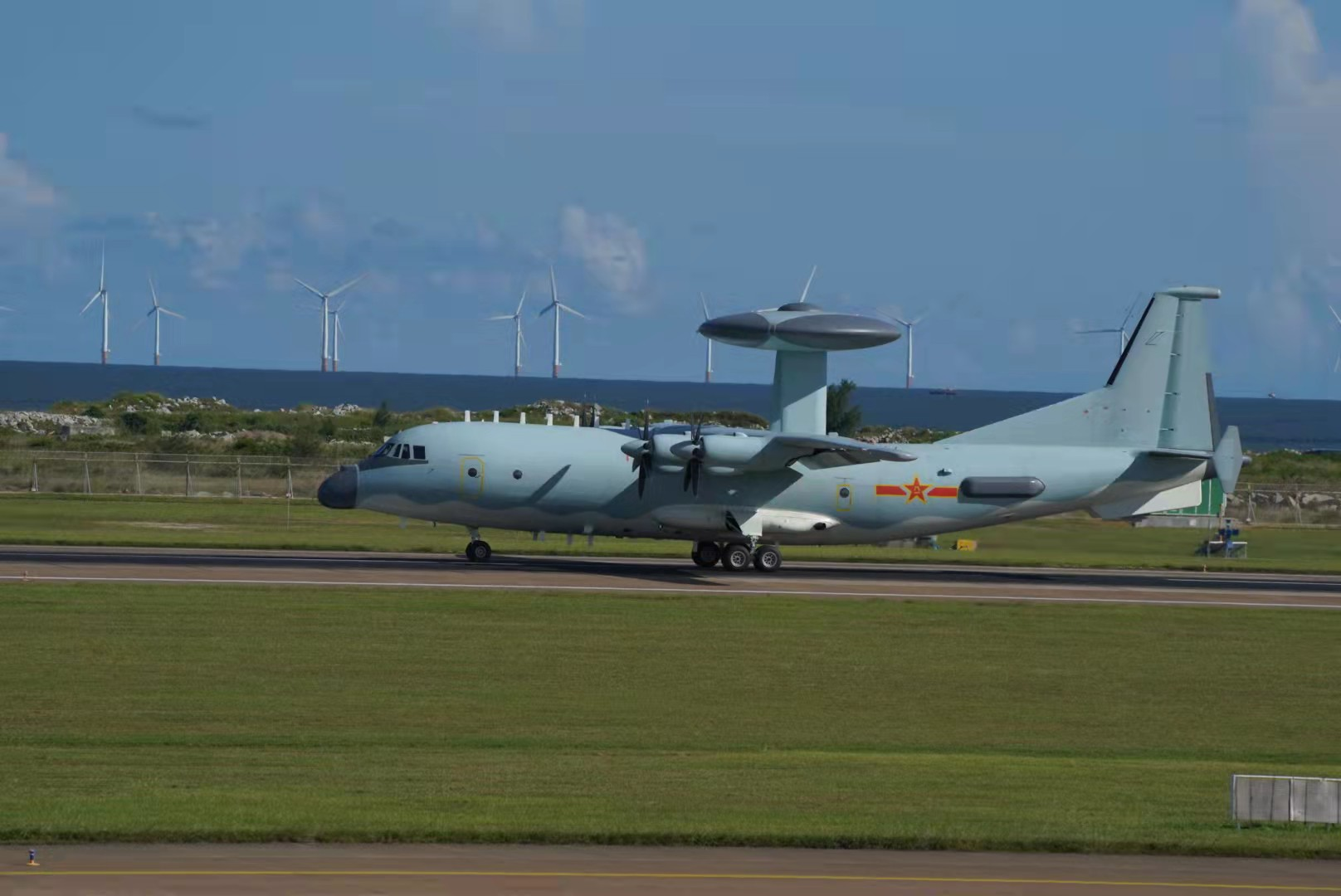 新型空警-500h首次亮相中国航展