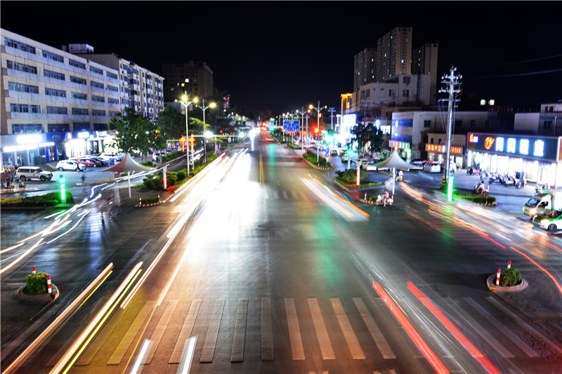 河南汝州：多姿多彩夜生活 焕发城市新活力