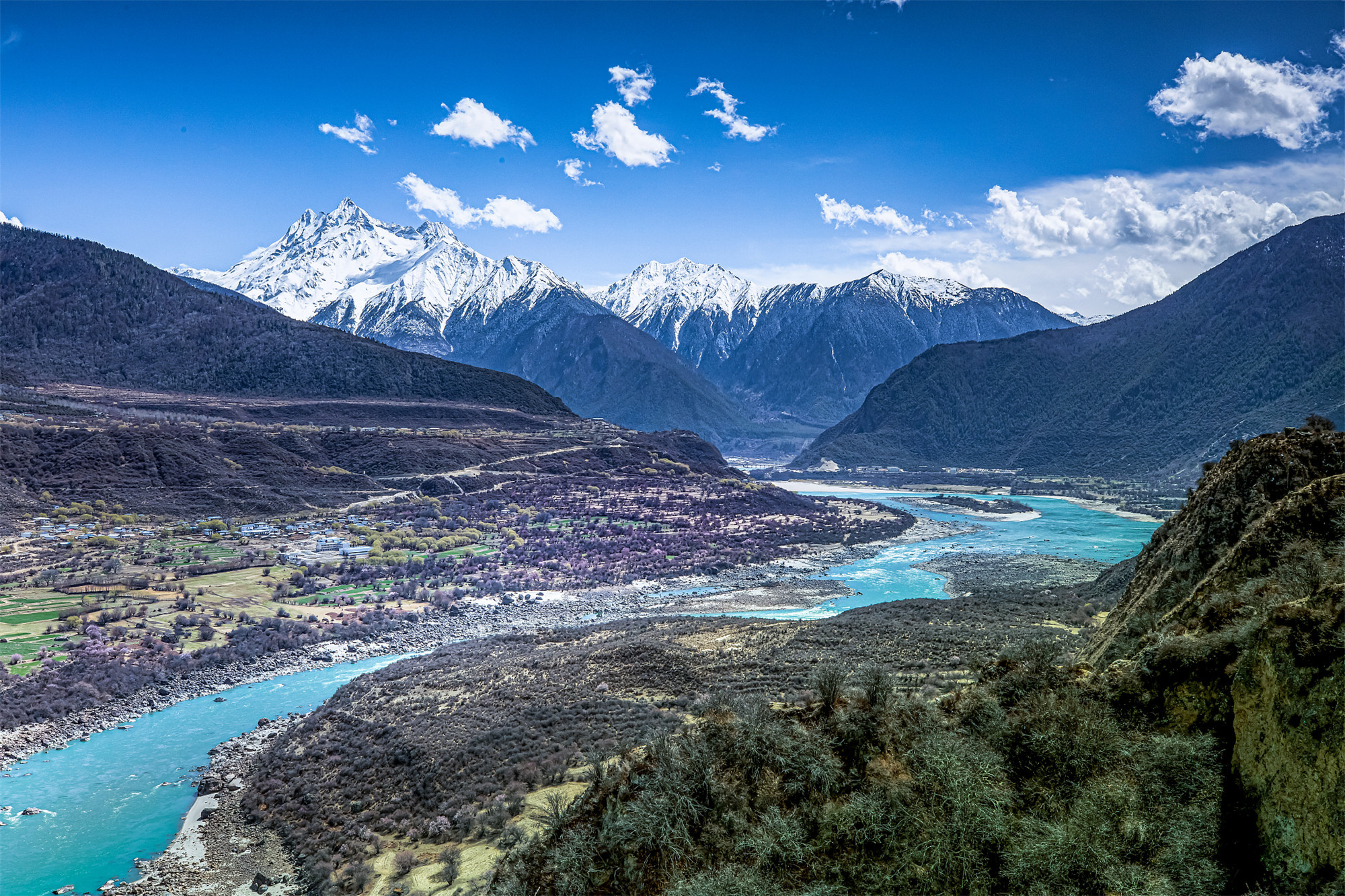 雅鲁藏布大峡谷全景图图片