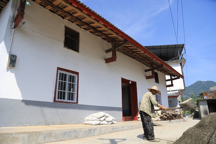 岚皋县:"老房子"改出"新幸福"-陕西文明网