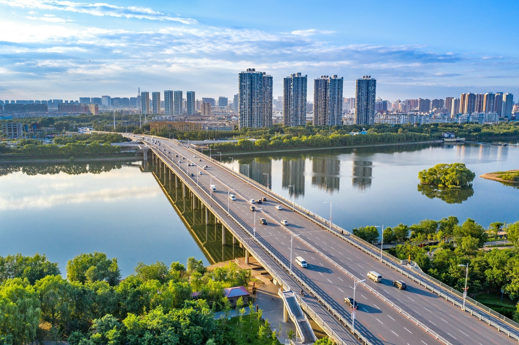 辽宁沈阳横跨浑河十八桥一桥一风景