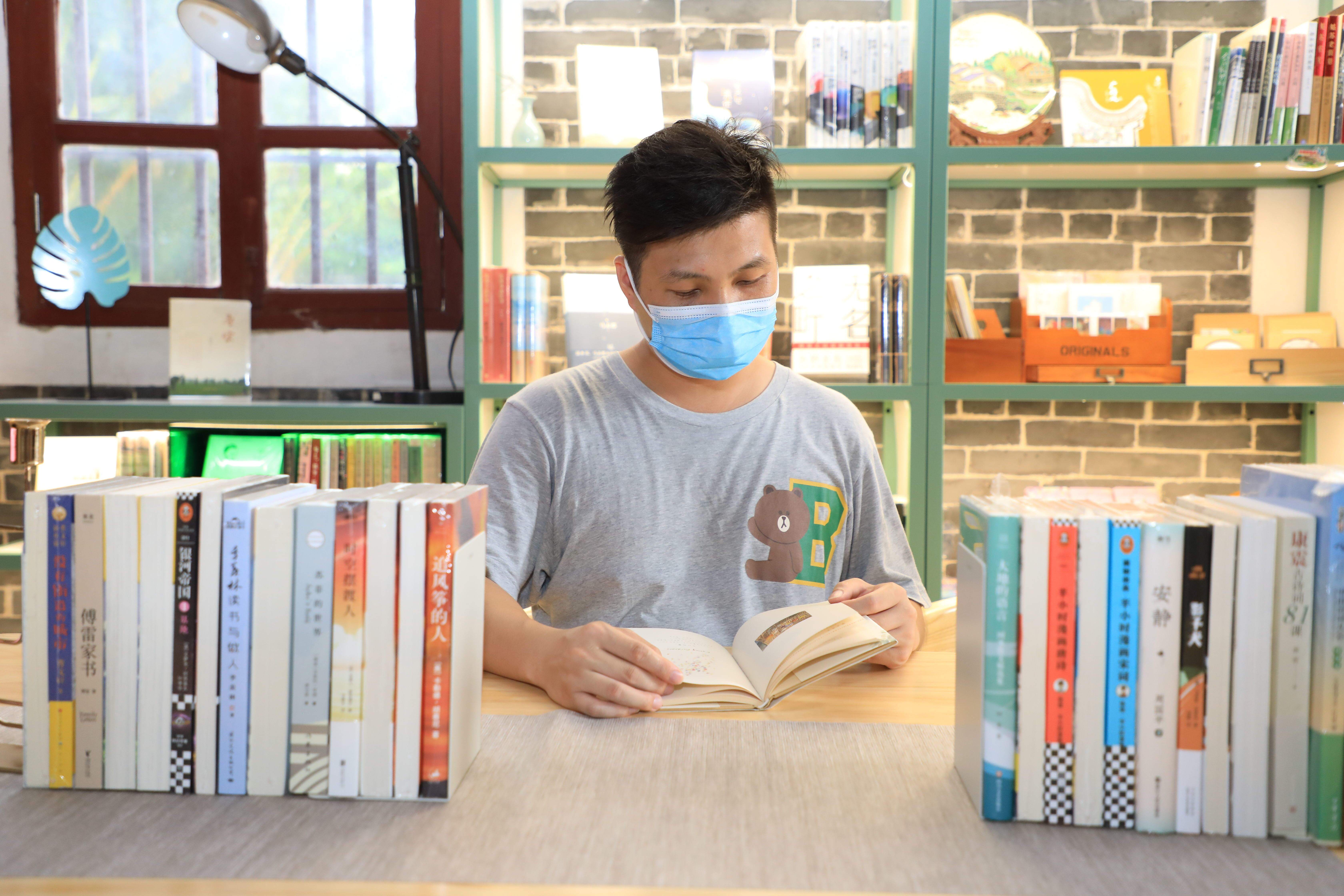 广东珠海斗门区：品味书香 乐享假期