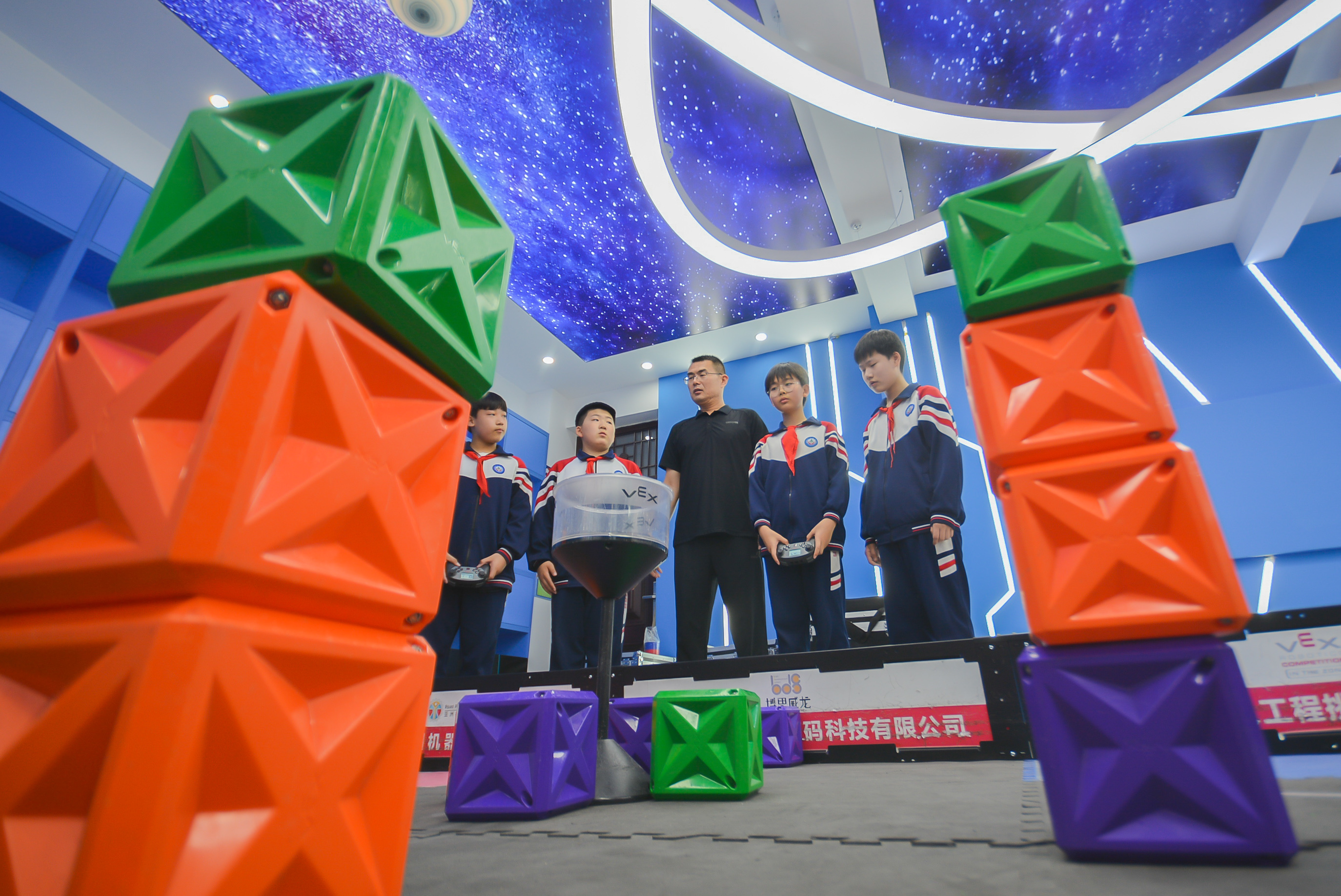 河北邯郸邯山区：多彩校园乐享科技魅力