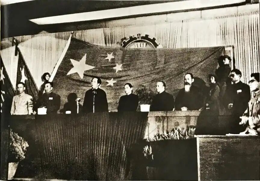 毛泽东的一条“复电”催生“延安精神” 第 1 张