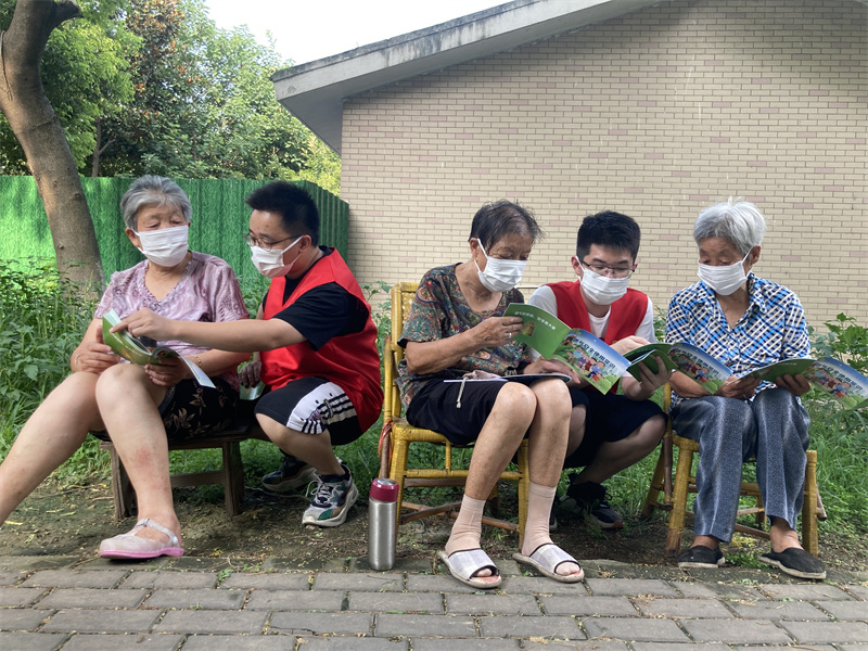 江苏张家港：开展志愿服务 擦亮青春底色
