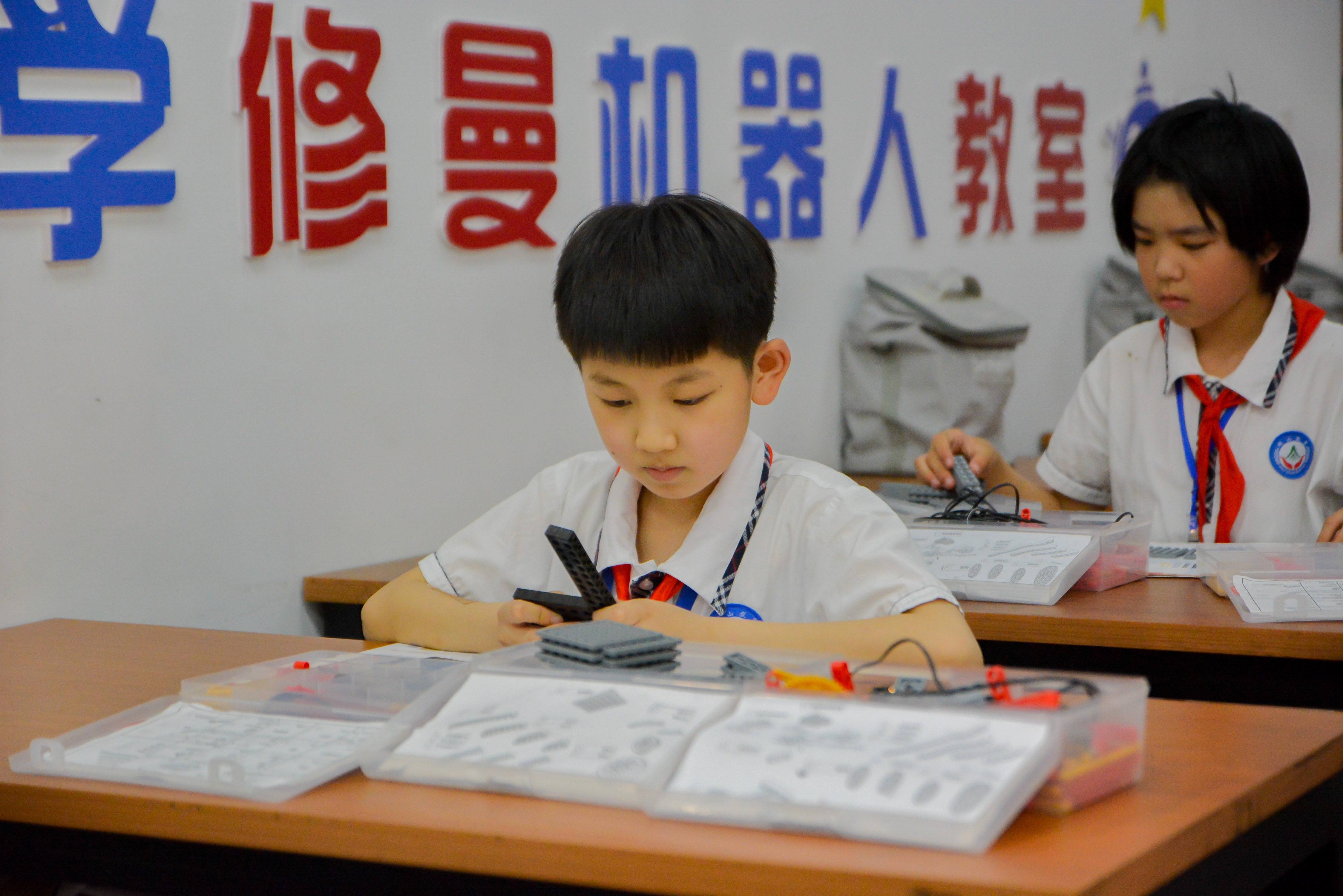河北邯郸邯山区：多彩校园乐享科技魅力