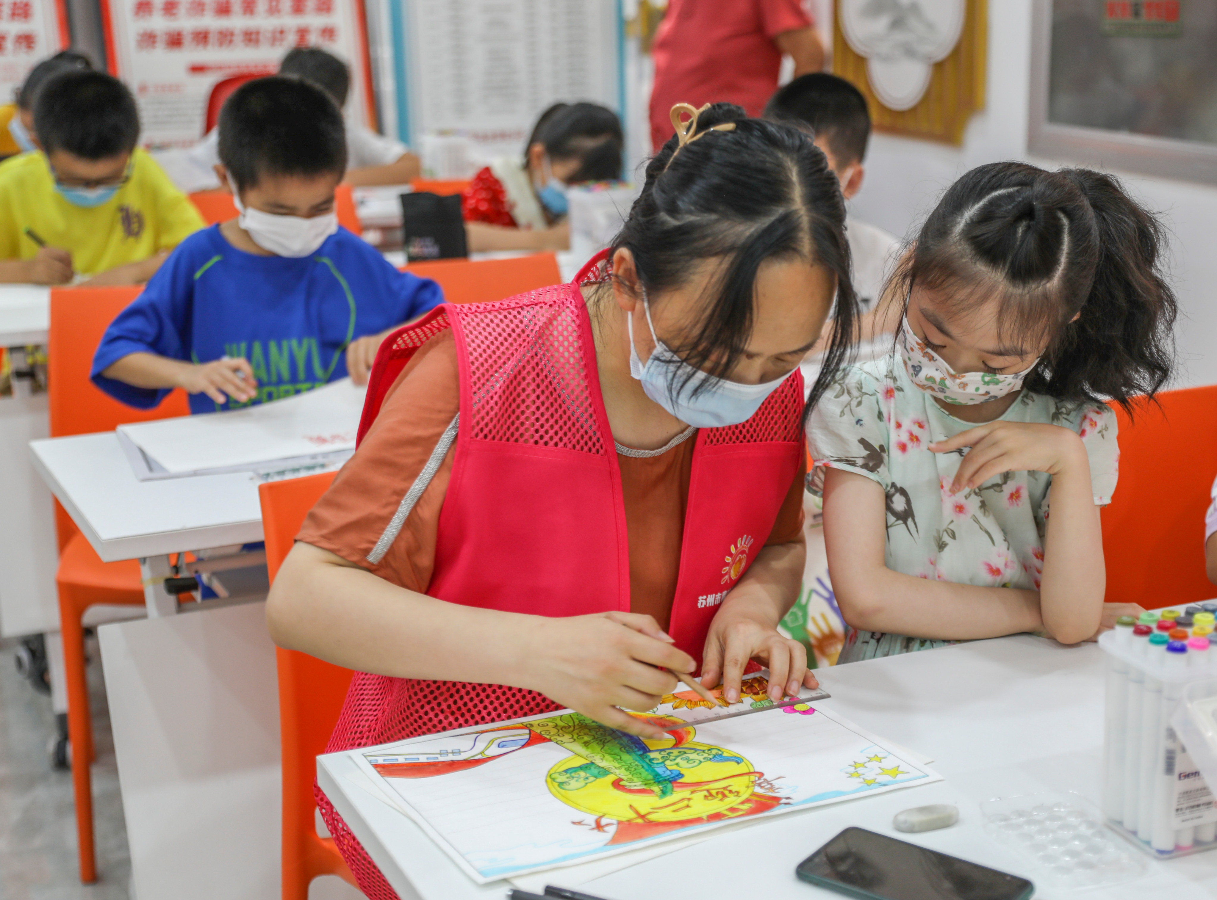 江苏张家港：开展志愿服务 擦亮青春底色