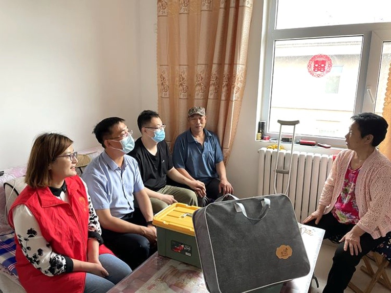 山东济南章丘区：暖阳助老 情暖老人