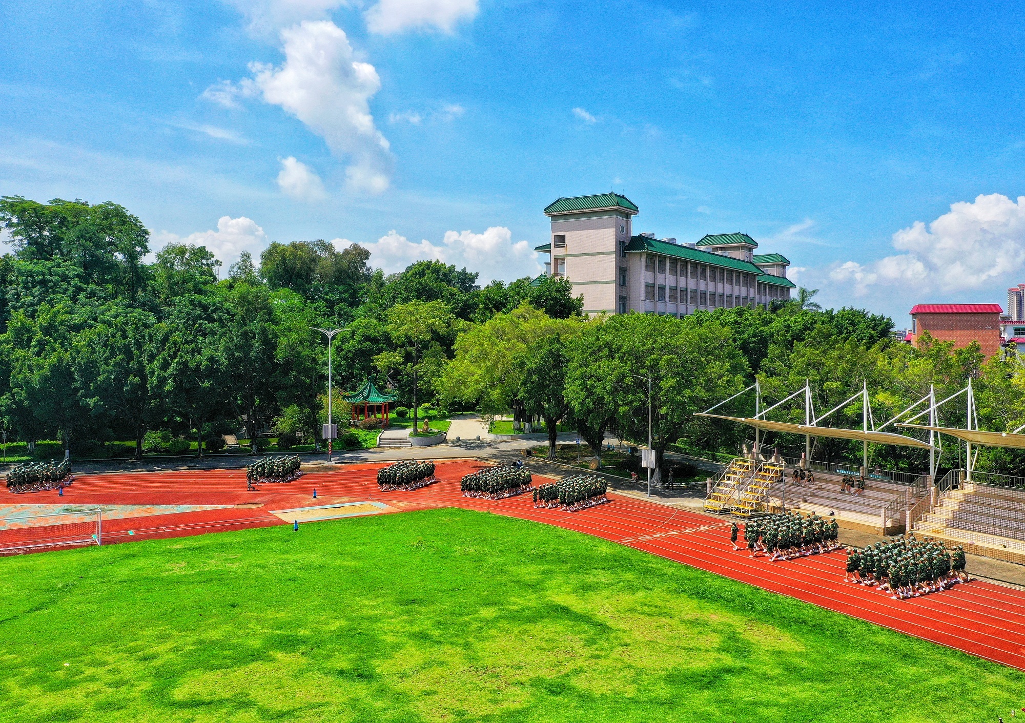 广东佛山南海区：军训展风采 青春正当时
